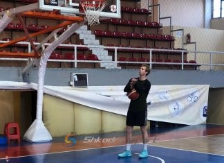 Vllaznia, ikën një amerikan. Vjen një tjetër