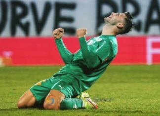 Dy gola në minutat e fundit, sulmuesi i përfaqësueses shqiptare i jep suksesin dramatik me përmbysje skuadrës