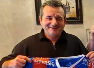 Flasin tifozët/ Astrit Karakaçi: Ndryshimi i trajnerit te Vllaznia duhej bërë më përpara