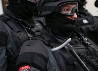 Trazirat në Tiranë, dy tifozë holandezë ndalohen të futen në stadium