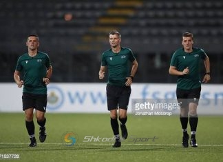 Sfida në fushë asnjëanëse, arbitrat shqiptarë gjykojnë Ardit Krymin në duelin e turit të parë të Champions-it