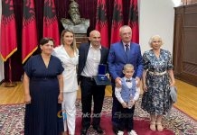 Erkand Qerimaj merr një tjetër titull të lartë nga Presidenti i Republikës
