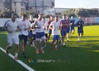 Tjetër largim nga Veleçiku, mbrojtësi i djathtë pranë rikthimit te Vllaznia