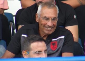 Edi Reja studion Superioren, ndjek nga afër takimin mes Erzenit dhe Laçit