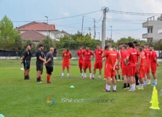 Kastrioti mendon për Superioren, trajneri Çela projekton rrotacion ndaj Vorës