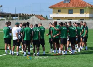 Nga stafi tek futbollistët, shumë kuqeblu tek Egnatia