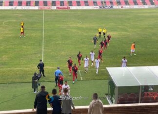 Flamurtari-Vllaznia: Pjesa e parë mbyllet në avantazhin e vlonjatëve