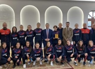 Kryebashkiaku Spahia pritje të veçantë për Vllazninë e femrave. Premton shpërblim dhe fushë të re stërvitore