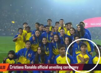 Edhe në Arabinë Saudite? Djaloshi bën shqiponjën në prezantimin e Kristiano Ronaldos