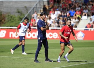 Trajneri i njohur del kundër tifozëve: S’keni punë me lojtarët, largohem unë!