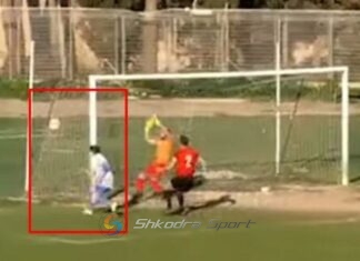 VIDEO/ Në Itali nuk dinë as të trukojnë ndeshjen, topi del jashtë portës dhe arbitri e quan gol
