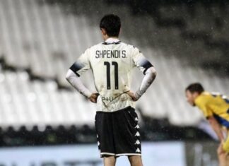 Ylli pukjan po shkëlqen tek Çezena. Gjigantët e Serisë A i janë vënë pas