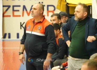 Vllaznia mbeti me vetëm 7 lojtarë, trajneri Celufaj: “Më mirë të eci vetëm, sesa të më shoqërojnë besëpremët!