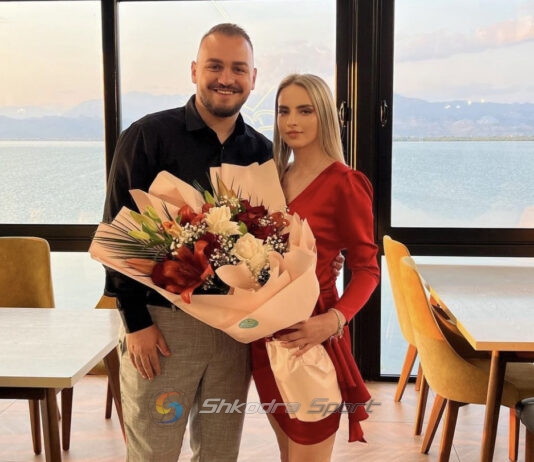 Sporti bashkon njerëzit, fejohen volejbollistja e Vllaznisë me arbitrin e futbollit