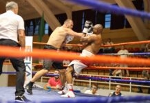 Nelson Hysa dhe Arjon Kajoshi fitojnë ndeshjet e rradhës në boksin profesionist