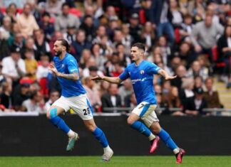 Pret një ftesë nga Silvinjo, sulmuesi shqiptar që po shkëlqen në Angli gjen rrjetën në miqësore