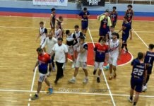 VIDEO/ Mbrëmje për t’u harruar, Vllaznia e meshkujve zhgënjen duke humbur me 40 pikë ndaj Kamzës