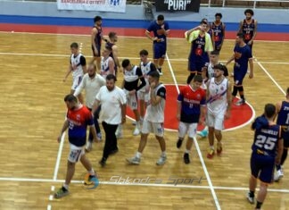 VIDEO/ Mbrëmje për t’u harruar, Vllaznia e meshkujve zhgënjen duke humbur me 40 pikë ndaj Kamzës