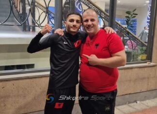 VIDEO/ Boksieri Adam Maca dhe trajneri Klaudio Çekini i sigurojnë Shqipërisë një medalje Botërori