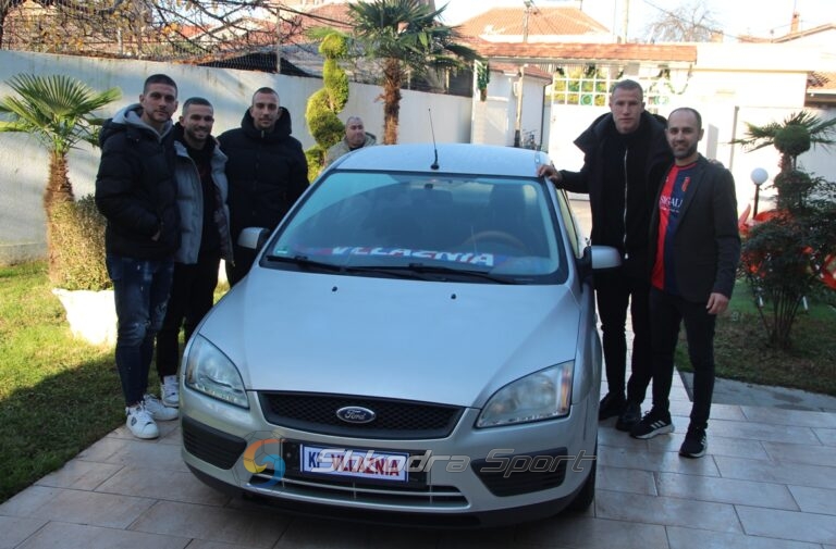 GJEST PËR T’U DUATROKITUR/ Klubi Vllaznia dhuratë të veçantë për Shtëpinë e të Moshuarve