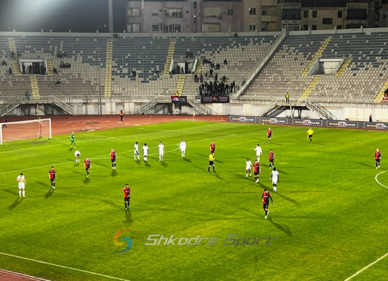 LIVE VLLAZNIA-SKENDERBEU/ Mbyllet pjesa e parë, miqtë në avantazh