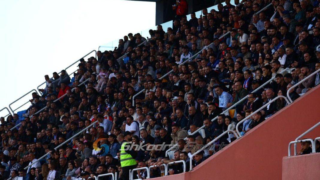 Tribuna e Loro Boriçit plot
