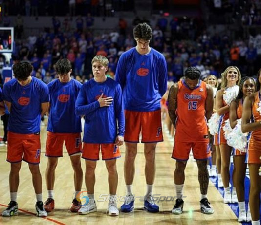Adoleshenti më i gjatë në botë thyen rekord në basketbollin amerikan