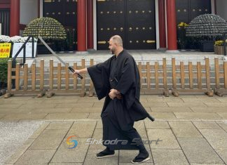 Presidenti Xhaferi shfaqet si ‘samurai’ nga Japonia, trajneri Martini: Merre me vete shpatën!