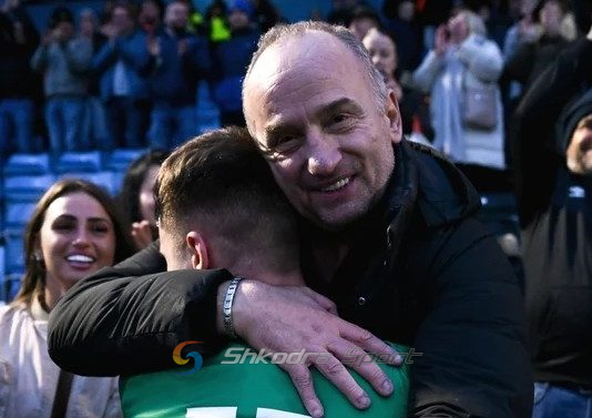 VIDEO/ Shënoi në minutën e 90-të, mesfushori shkodran çon në finale skuadrën e tij në Irlandë