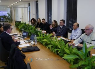 Zyrtarët e UEFA-s takim me ekspertët e FSHF për kriteret e licensimit