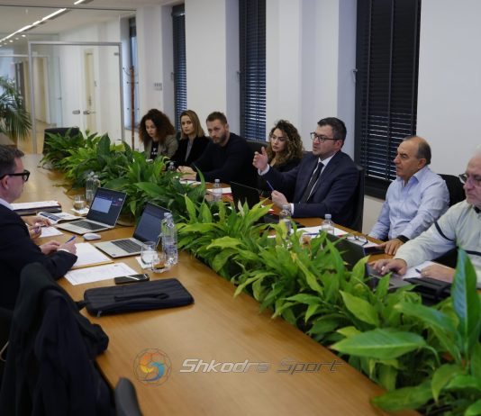 Zyrtarët e UEFA-s takim me ekspertët e FSHF për kriteret e licensimit