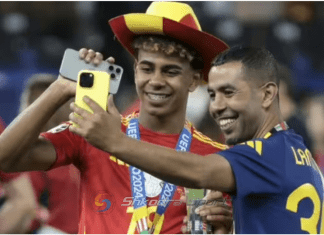 ‘Djali nuk ka pse të më çoj në azil’! Babai i Yamal çudit botën: Mbledh ende kartonë në rrugët e Barcelonës…