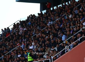 Opinion nga Ergys Trimaci/ Tribunat e stadiumit nuk janë për të sharë dhe ofen