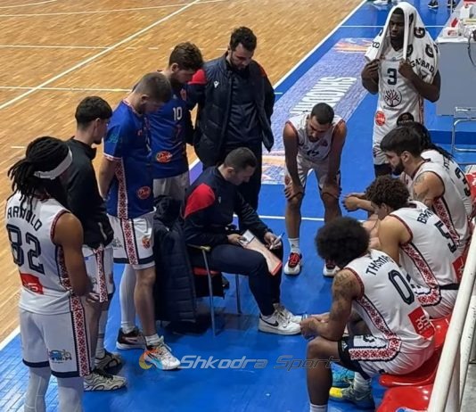 VIDEO/ Vllaznia e mund pa vështirësi ‘Fieri Basket’. Kuqeblutë triumfojnë me 42 pikë diferencë
