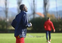 U tha se kishte mbyllur vitin, por Bismark Charles shfaqet në stërvitje me Vllazninë