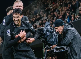 Manchester City fiton ndeshjen me nëntë gola dhe ngjitet në vendin e dytë