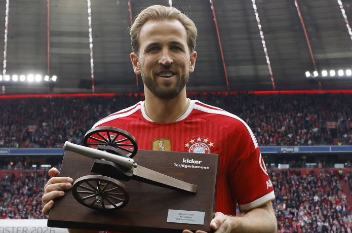 Harry Kane është  mbreti  i golashënuesve  fiton  Këpucën e Artë  për sezonin 2025 26