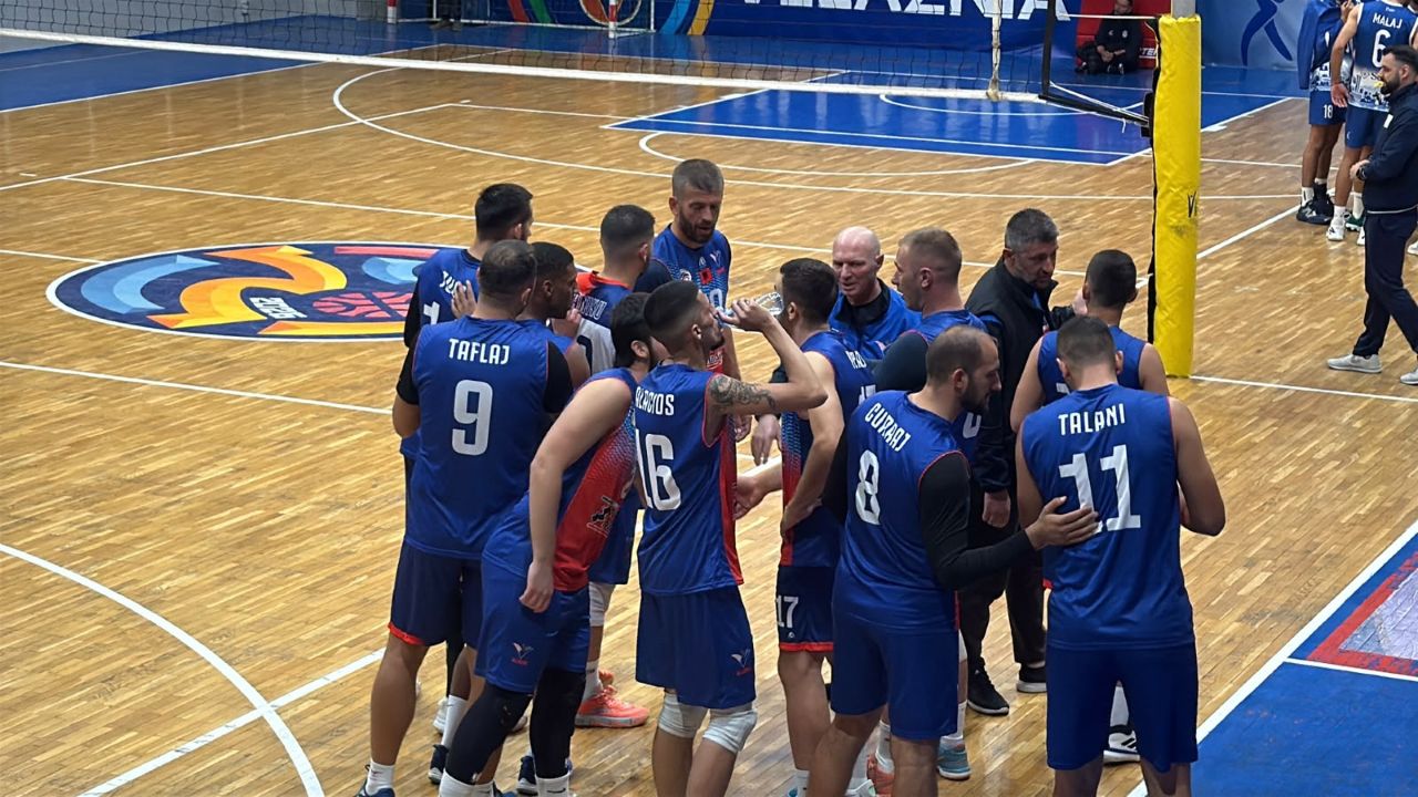 VOLEJBOLL  Vllaznia fiton me set final ndaj Tiranës